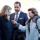 21. januar: Dronning Sonja og Kronprins Haakon besøker pårørendesenteret i Bergen, der nærmeste familie til dem som er rammet av gisselaksjonen i Algerie er samlet (Foto: Anette Karlsen / NTB scanpix)